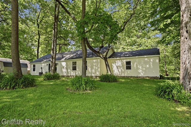 260 Ellsworth Lake Drive, Lyndon Township, MI 48137