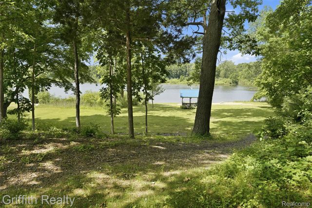 260 Ellsworth Lake Drive, Lyndon Township, MI 48137