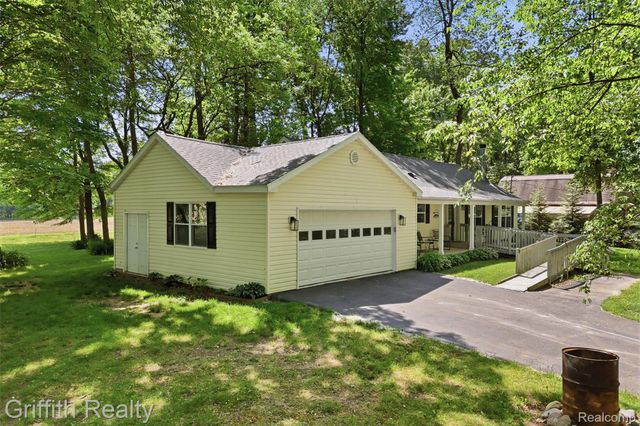 260 Ellsworth Lake Drive, Lyndon Township, MI 48137