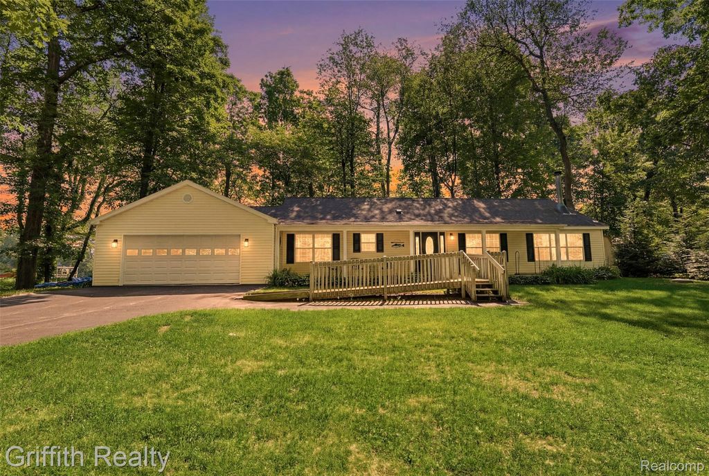260 Ellsworth Lake Drive, Lyndon Township, MI 48137