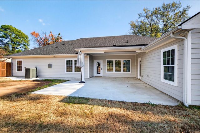 1809 Bluebonnet Avenue, Denison, TX 75020