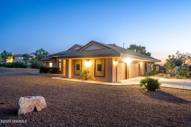 3220 Sundown Road, Las Cruces, NM 88011