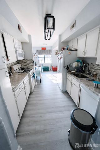 23-C powderhorn Court, Woodbridge Proper, NJ 07095