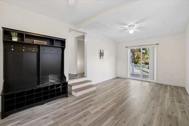 209 West Hollis St, Nashua, NH 03060