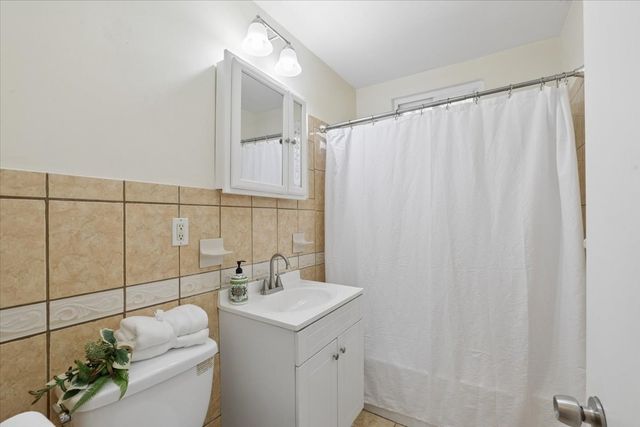 209 West Hollis St, Nashua, NH 03060