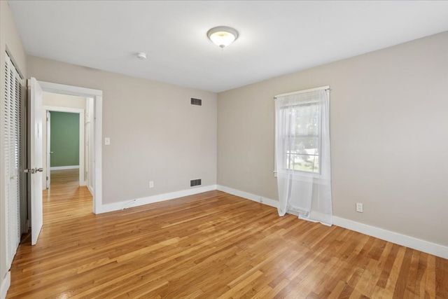 209 West Hollis St, Nashua, NH 03060