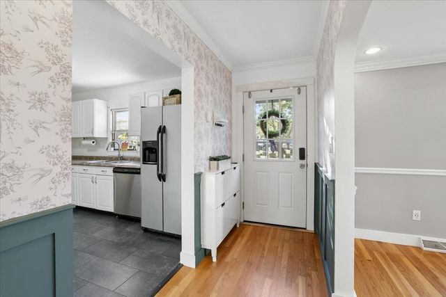 209 West Hollis St, Nashua, NH 03060