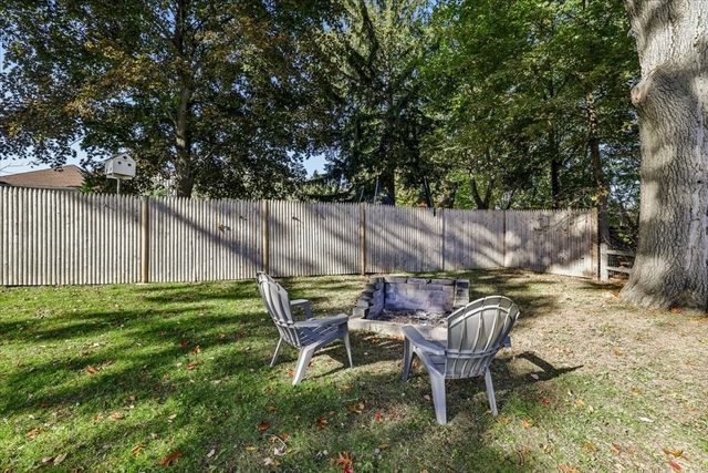 209 West Hollis St, Nashua, NH 03060