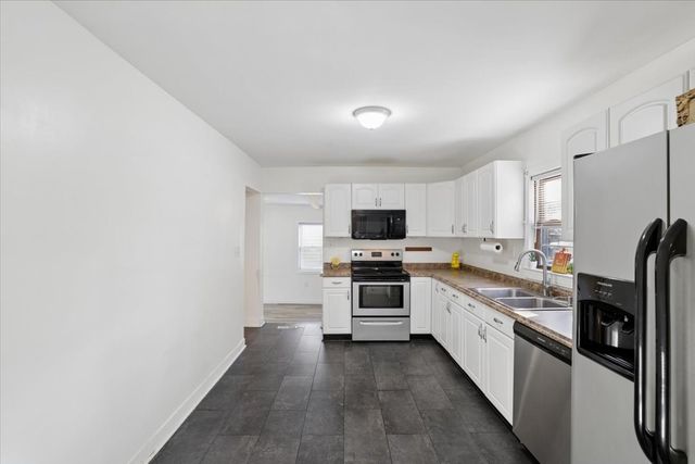 209 West Hollis St, Nashua, NH 03060