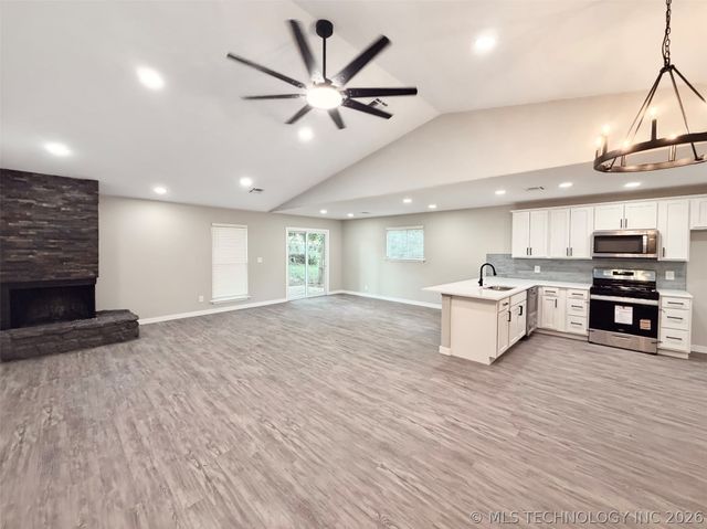 829 W Boston Street, Broken Arrow, OK 74012