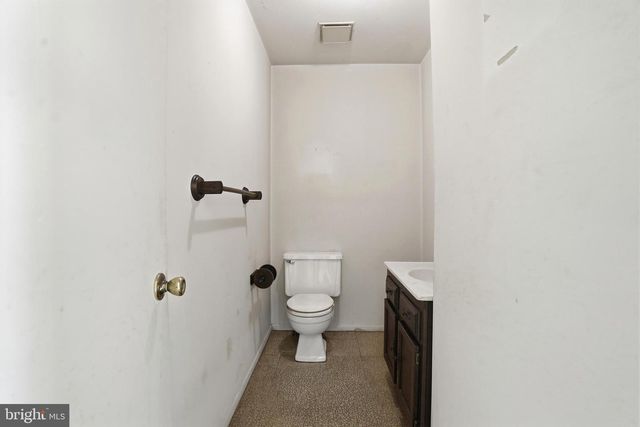 323 HARVARD SQ, Bensalem, PA 19020