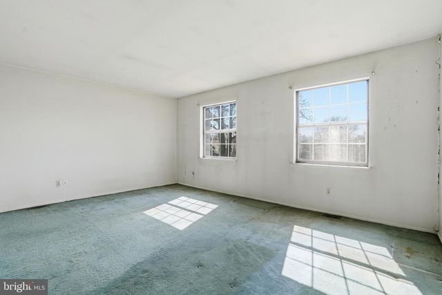 323 HARVARD SQ, Bensalem, PA 19020