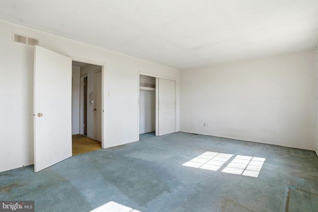 323 HARVARD SQ, Bensalem, PA 19020