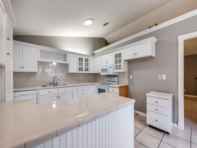 3001 Forest Creek Drive, Fort Worth, TX 76123