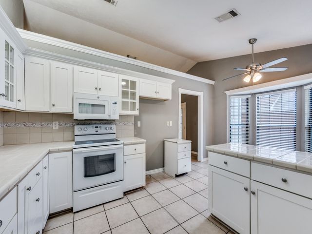 3001 Forest Creek Drive, Fort Worth, TX 76123