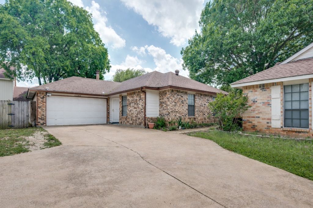 3001 Forest Creek Drive, Fort Worth, TX 76123