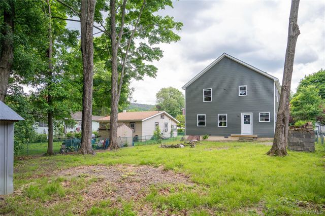 22 Oak Street, Greenwood Lake, NY 10925