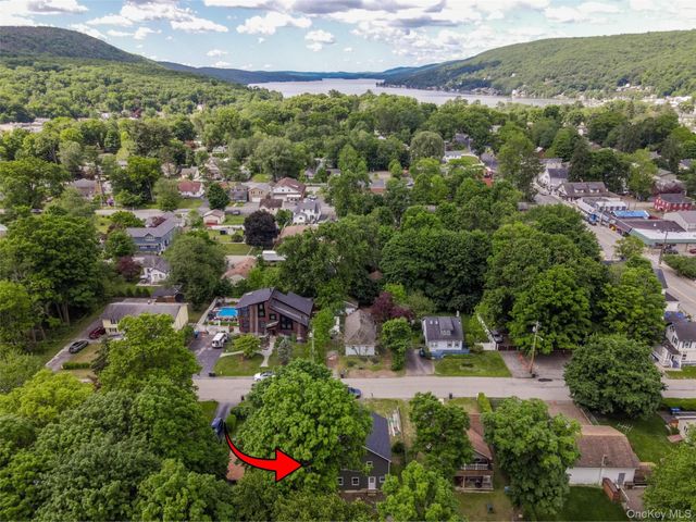 22 Oak Street, Greenwood Lake, NY 10925