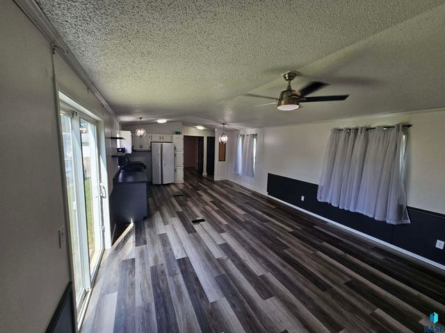 812 N Teal Pl, Sioux Falls, SD 57107