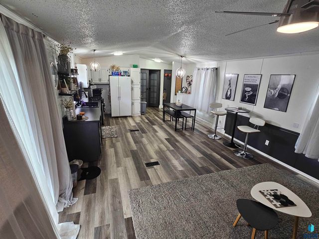 812 N Teal Pl, Sioux Falls, SD 57107