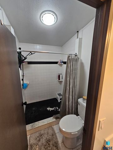 812 N Teal Pl, Sioux Falls, SD 57107