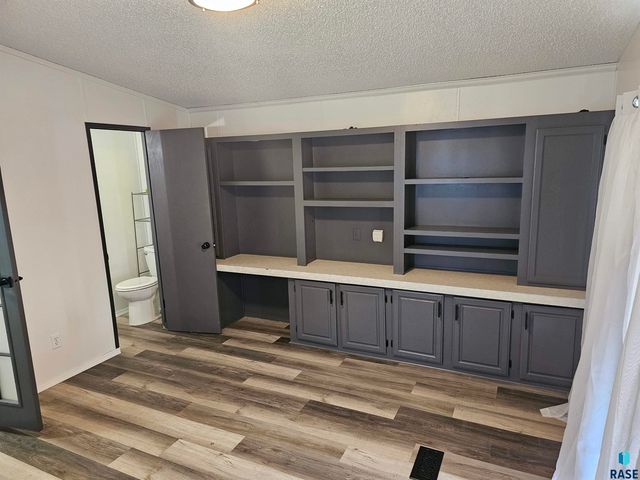812 N Teal Pl, Sioux Falls, SD 57107