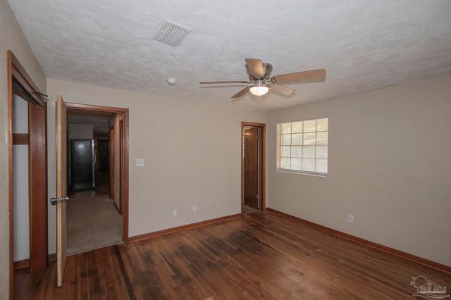 5901 Flaxman St, Pensacola, FL 32506