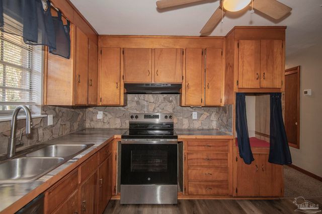 5901 Flaxman St, Pensacola, FL 32506