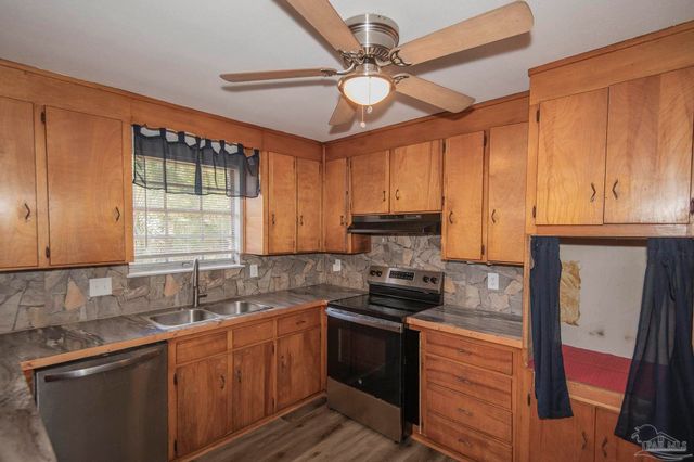 5901 Flaxman St, Pensacola, FL 32506