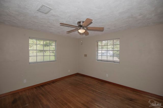 5901 Flaxman St, Pensacola, FL 32506