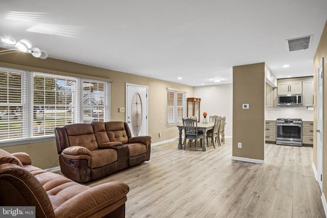 1225 POPLAR AVE, Voorhees, NJ 08043