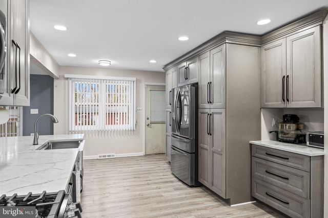 1225 POPLAR AVE, Voorhees, NJ 08043