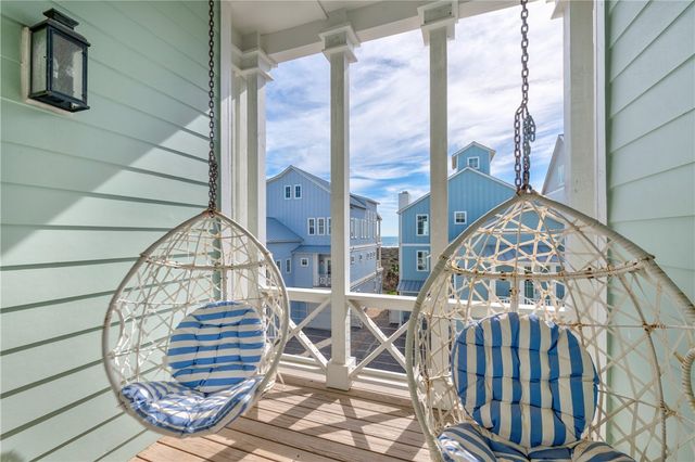 320 Coastline Dr, Port Aransas, TX 78373