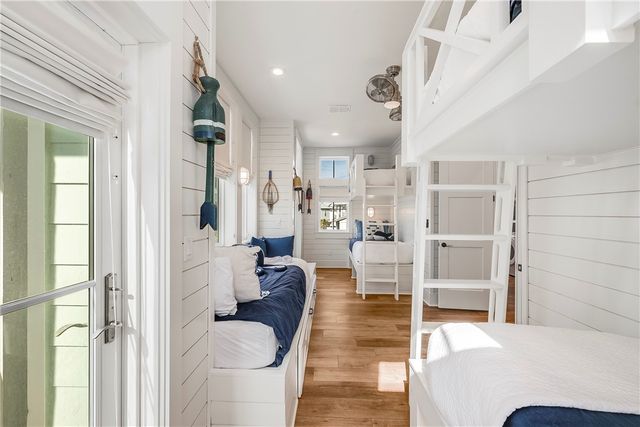 320 Coastline Dr, Port Aransas, TX 78373