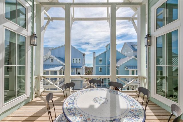 320 Coastline Dr, Port Aransas, TX 78373