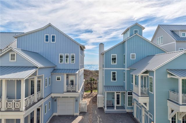 320 Coastline Dr, Port Aransas, TX 78373