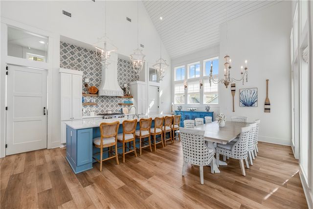 320 Coastline Dr, Port Aransas, TX 78373