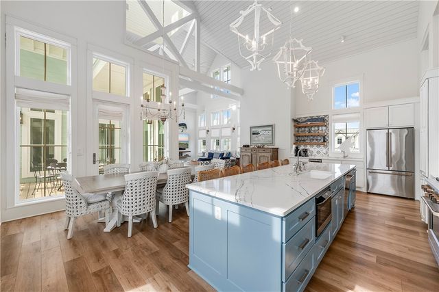 320 Coastline Dr, Port Aransas, TX 78373