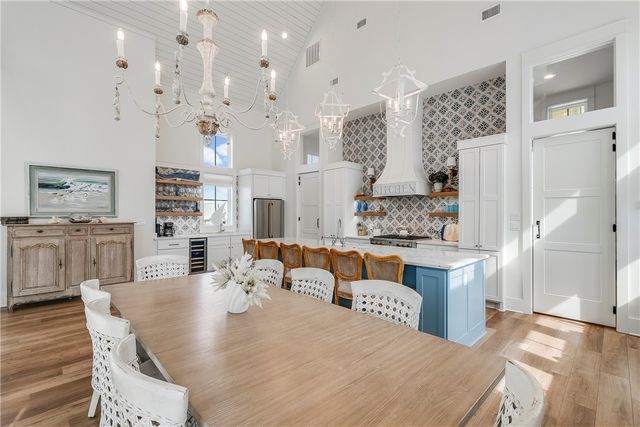 320 Coastline Dr, Port Aransas, TX 78373