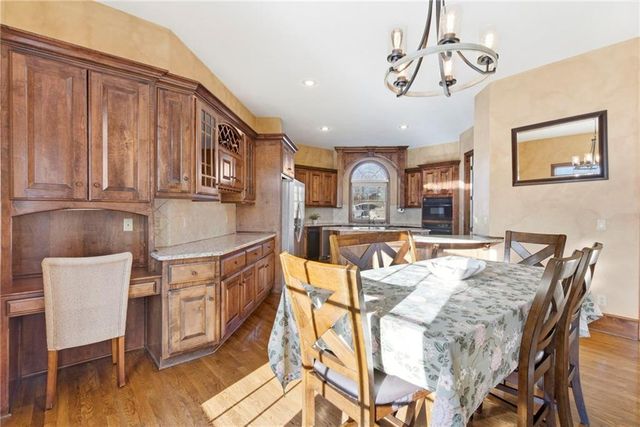 1581 Sugar Maple Lane, Liberty, MO 64068