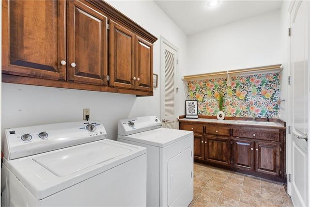 1581 Sugar Maple Lane, Liberty, MO 64068