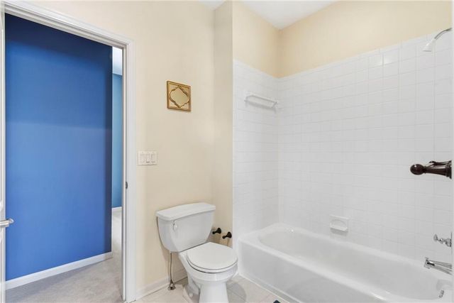 1581 Sugar Maple Lane, Liberty, MO 64068