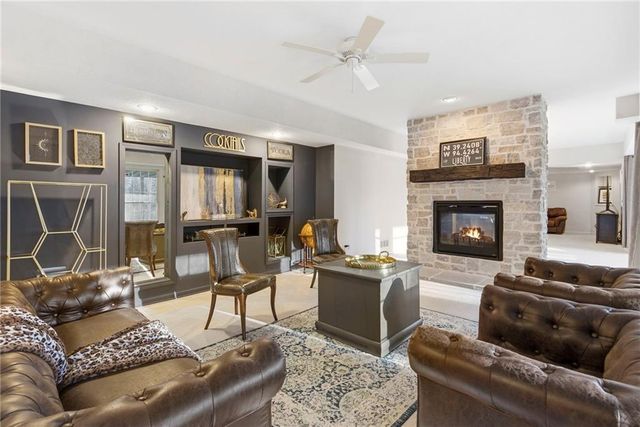 1581 Sugar Maple Lane, Liberty, MO 64068