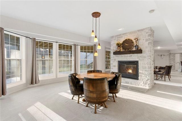 1581 Sugar Maple Lane, Liberty, MO 64068