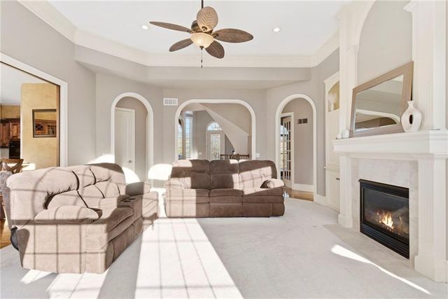 1581 Sugar Maple Lane, Liberty, MO 64068