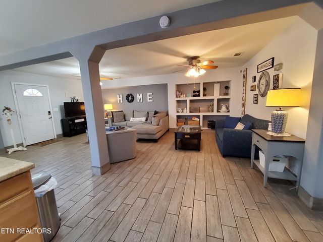 3843 Parkhurst Drive, Kodak, TN 37764