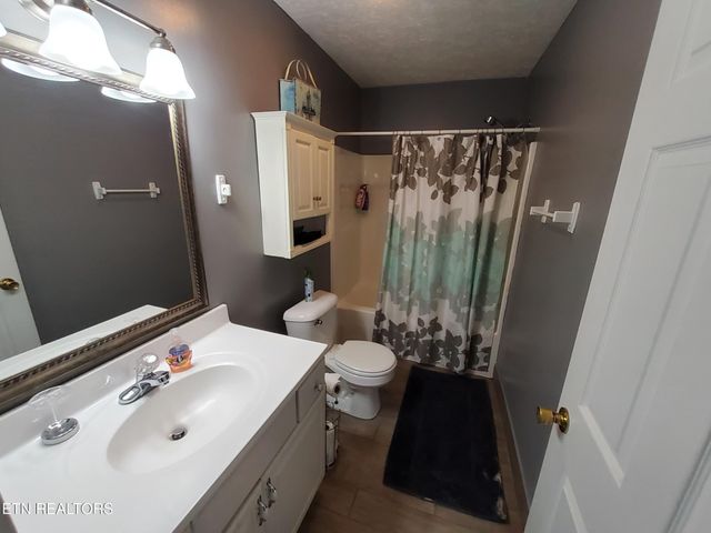 3843 Parkhurst Drive, Kodak, TN 37764