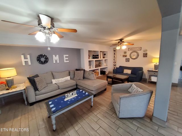 3843 Parkhurst Drive, Kodak, TN 37764