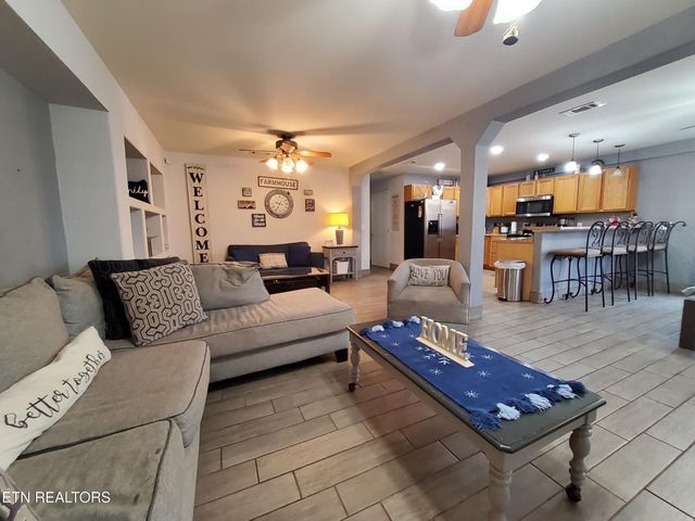3843 Parkhurst Drive, Kodak, TN 37764
