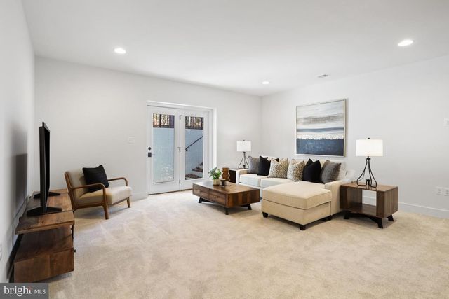 607 TRUMAN CIRCLE, Vienna, VA 22180